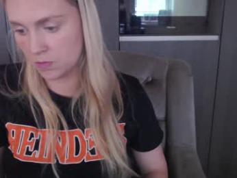 siswet19 webcam chaturbate model stream image