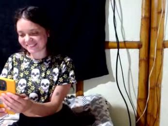 miahells webcam model stream image