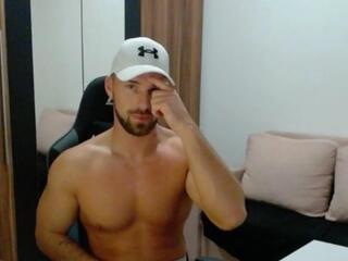 Darius Giles webcam model stream image