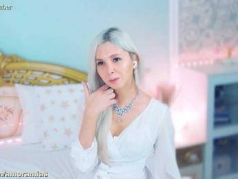 Amoramias webcam model stream image