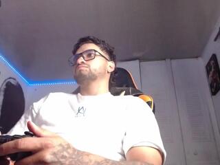 Chrys Harris webcam model stream image