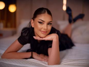 AmyraBella webcam model stream image