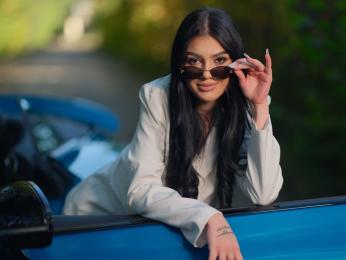 AmyraBella webcam model stream image