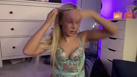 Naughtyblondex webcam stripchat model stream image