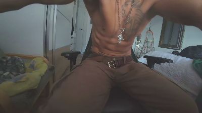 Uriel_23 webcam model stream image