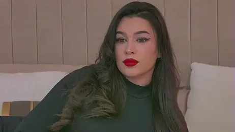 reyabaines webcam stripchat model stream image