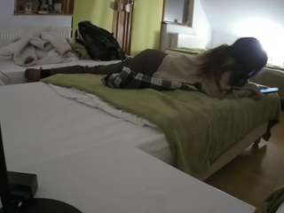 voyeurcam-julmodels-bed-2 webcam model stream image