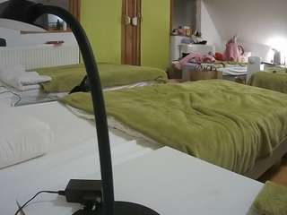 voyeurcam-julmodels-bed-2 webcam model stream image