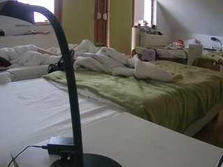 voyeurcam-julmodels-bed-2 webcam model stream image