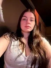 EllyNora webcam model stream image