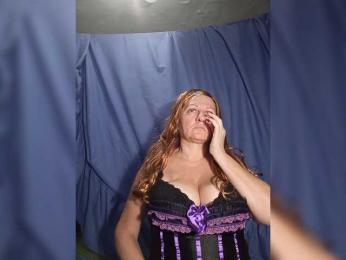 FameLara webcam model stream image