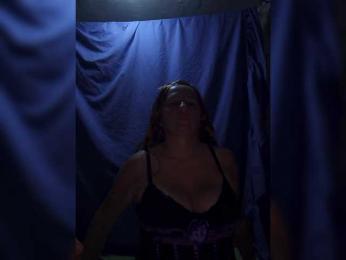 FameLara webcam model stream image