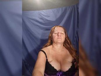 FameLara webcam model stream image