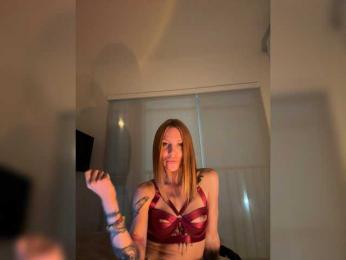 Lovahot webcam model stream image