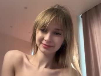 variety_moments webcam model stream image