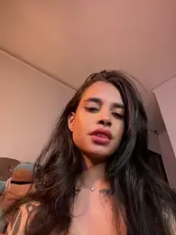 alessia_iris19 webcam model stream image