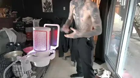 KumWithTheKommas webcam model stream image