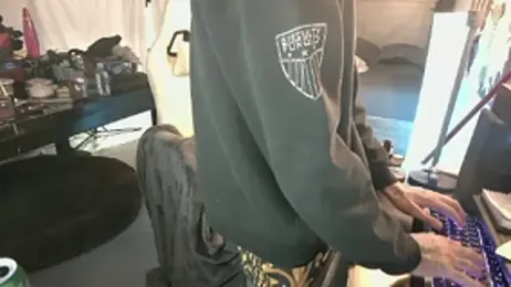 KumWithTheKommas webcam model stream image