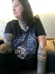 CurvyyAnna webcam model stream image