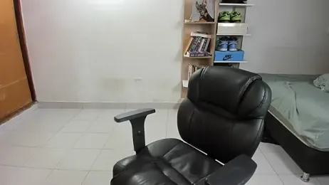 itstonnyX webcam stripchat model stream image