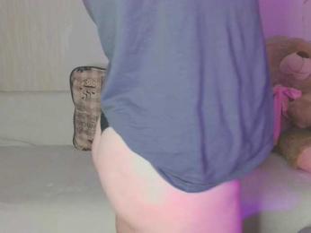 Adelina02 webcam model stream image