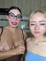 zui_lu webcam stripchat model stream image