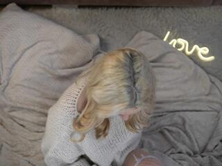 Kenya Tsuchiya webcam model stream image