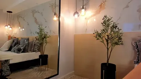 LeaThompson webcam model stream image