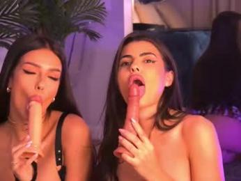 amyra_moon webcam model stream image