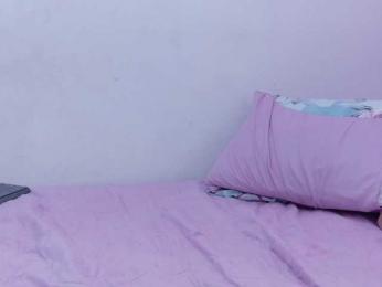 cutepetitee webcam bongacams model stream image