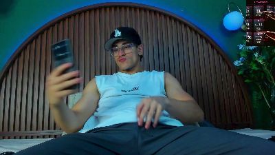 Hairy_and_dirty webcam model stream image