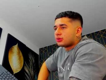 king_falconer webcam model stream image