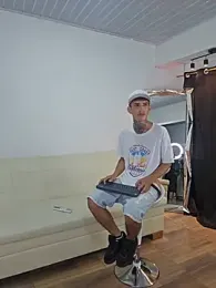 Darwinstark_ webcam model stream image