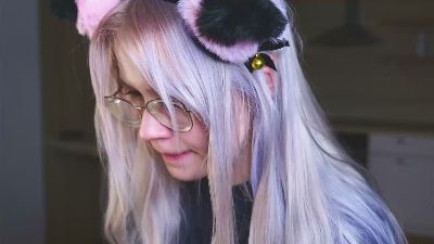 ChangMcrae webcam model stream image