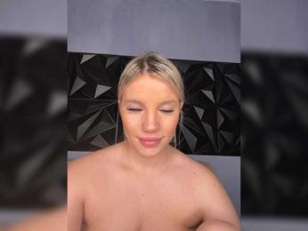 LYALYAtop webcam model stream image