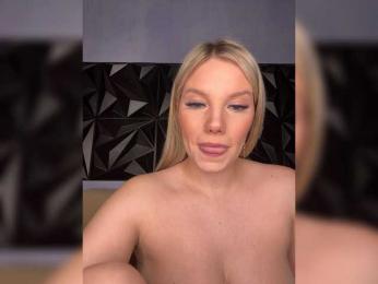 LYALYAtop webcam model stream image