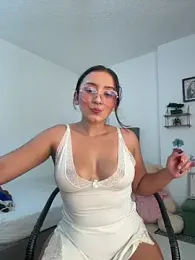 Kay_LustyWife webcam model stream image