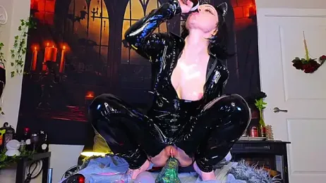 Ivey_Strigoi webcam stripchat model stream image