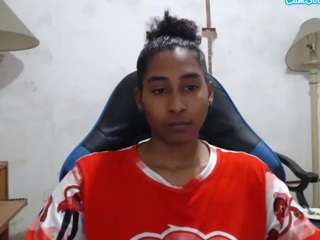 yohatinelly webcam model stream image