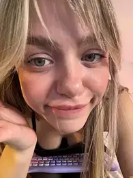 Kylie_Desire webcam model stream image