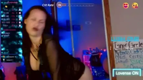 EmmaIsHere webcam model stream image