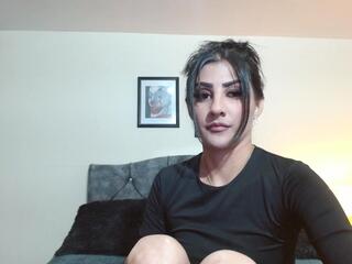 Veraa Cooper webcam model stream image