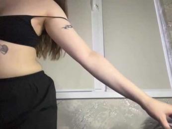 LingGanns webcam model stream image