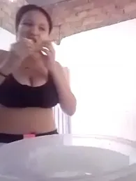 sofi_li webcam model stream image