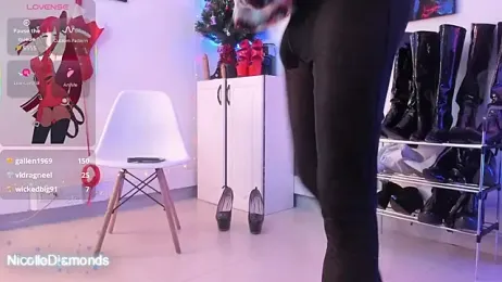 NicolleDiamonds_cg webcam model stream image