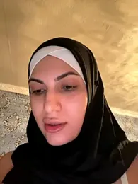 GumusGuray webcam model stream image