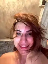 GumusGuray webcam model stream image