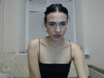 Iloniyaa webcam model stream image