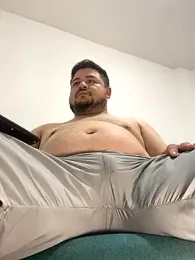 oso_dirty_ webcam model stream image