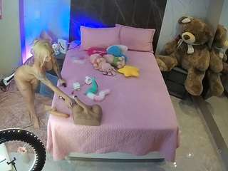 voyeurcam-casa-salsa-bedroom-3 webcam camsoda model stream image